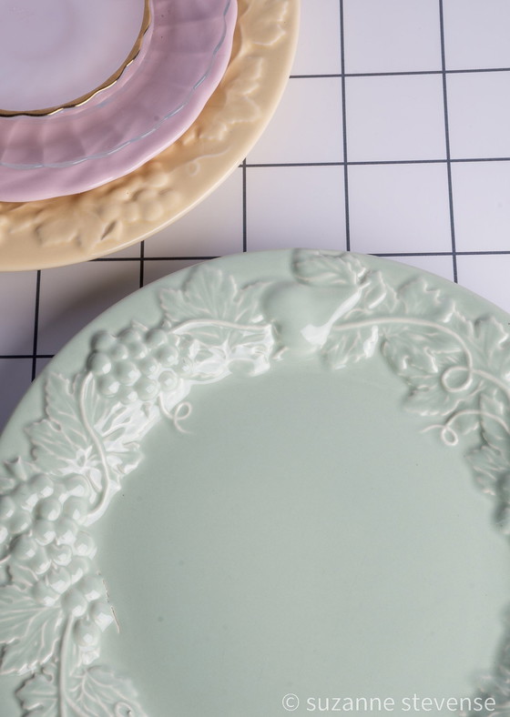 Image 1 of 3 Teller groß in Pastellfarben Williams-Sonema Italien