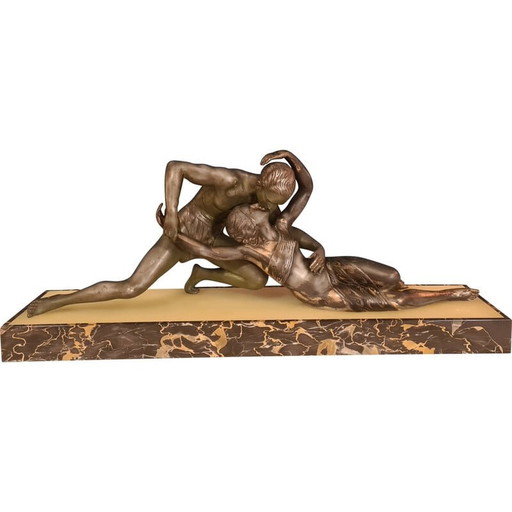 Vintage Art Deco Lineal auf Marmor