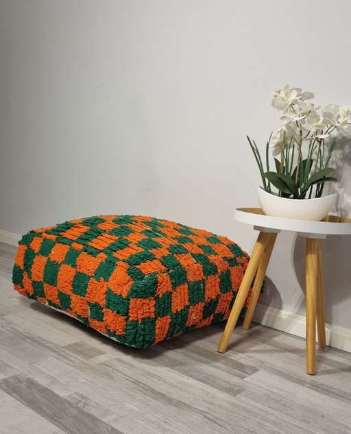 Karierter Fußhocker, Vintage Berber Fußhocker, Marokkanischer Fußhocker