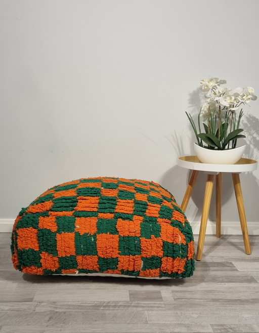 Karierter Fußhocker, Vintage Berber Fußhocker, Marokkanischer Fußhocker