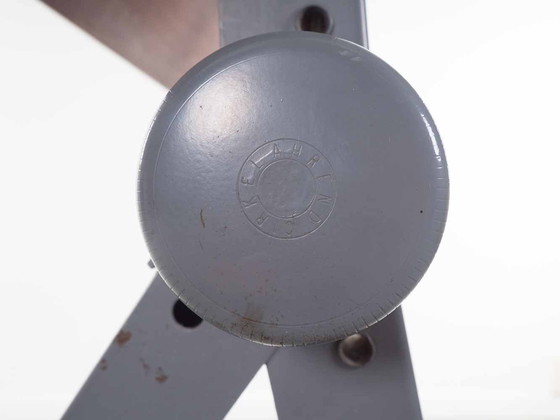 Image 1 of F. Kramer und Wim Rietveld Ahrend der Kreiszeichentisch Antwort