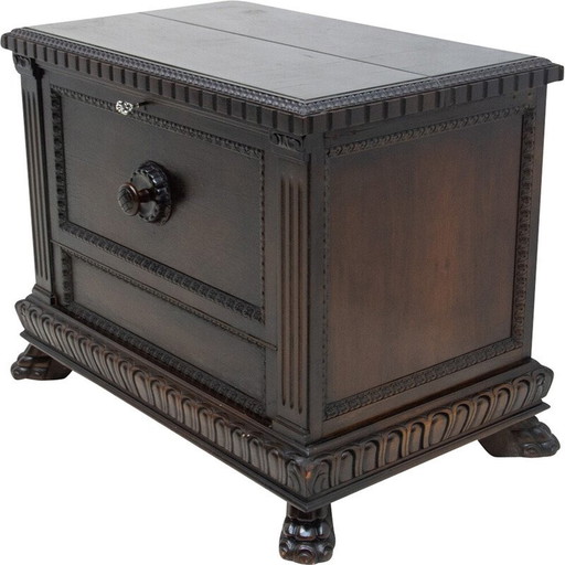 Art Deco Barschrank aus Nussbaum und Glas, Tschechoslowakei 1930er Jahre