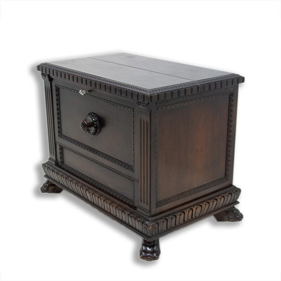 Image 1 of Art Deco Barschrank aus Nussbaum und Glas, Tschechoslowakei 1930er Jahre