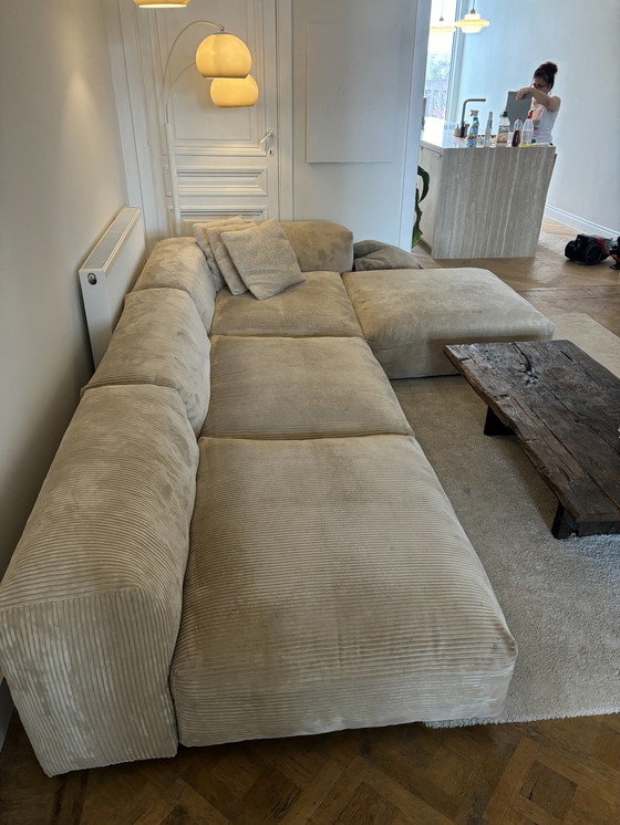 Image 1 of Vetsak Sofa