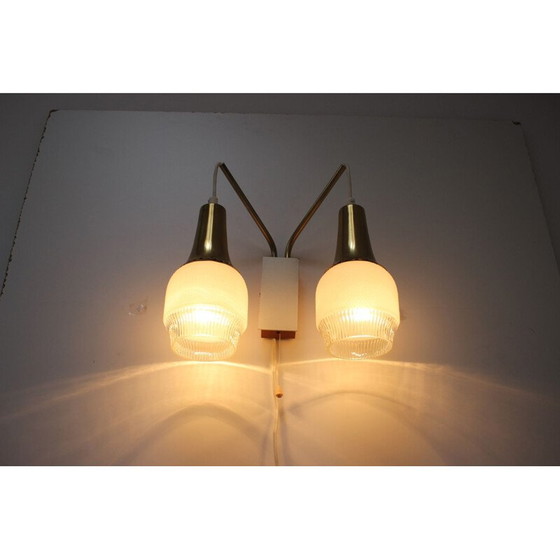 Image 1 of Vintage Wandlampe aus Glas und Messing, Tschechoslowakei 1970