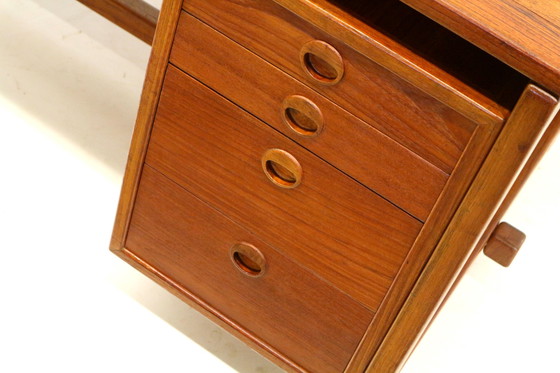 Image 1 of Großer Vintage Chefschreibtisch im dänischen Design aus den 60er Jahren