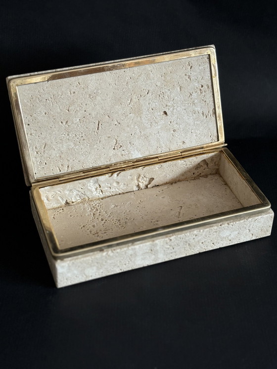 Image 1 of Enzo Mari große Travertin-Box