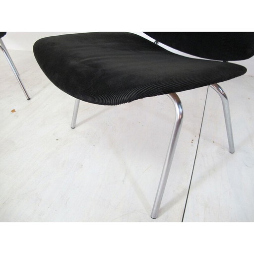 Zwei schwarze Vintage-Sessel von Kho Liang Ie und Jan Ruigrok