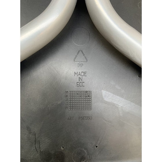 Image 1 of Eurosit vintage Besucherstuhl aus gebeiztem Metall und Stoff