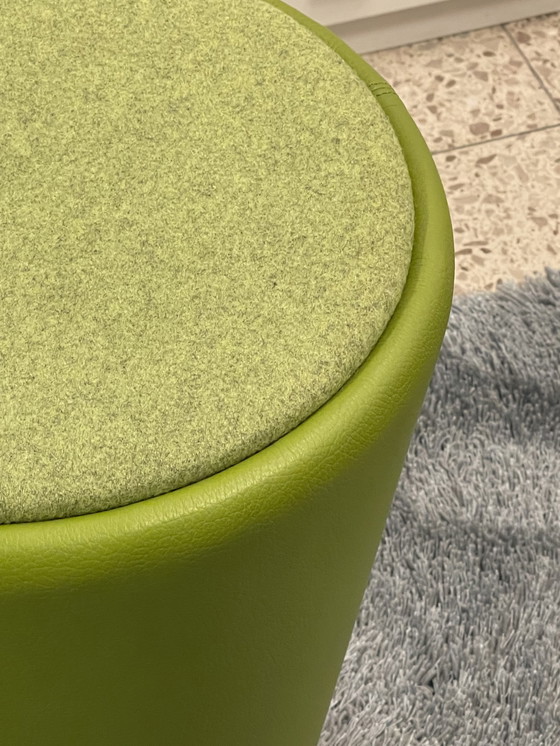 Image 1 of Leolux Barillo Fußhocker/ Beistelltisch Limette Leder/ Stoff