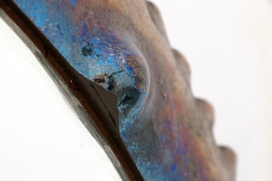 Image 1 of Brutalistischer, robuster Wandspiegel mit Emaille auf Metall aus den 1970er Jahren.