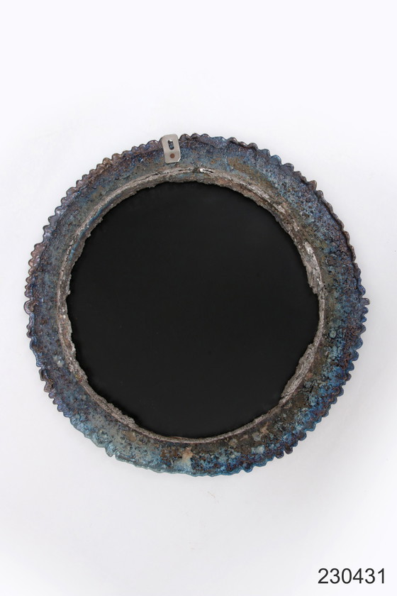 Image 1 of Brutalistischer, robuster Wandspiegel mit Emaille auf Metall aus den 1970er Jahren.