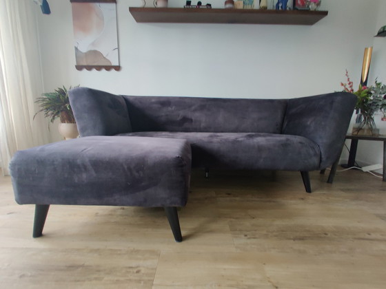 Image 1 of Samtsofa mit Fußhocker