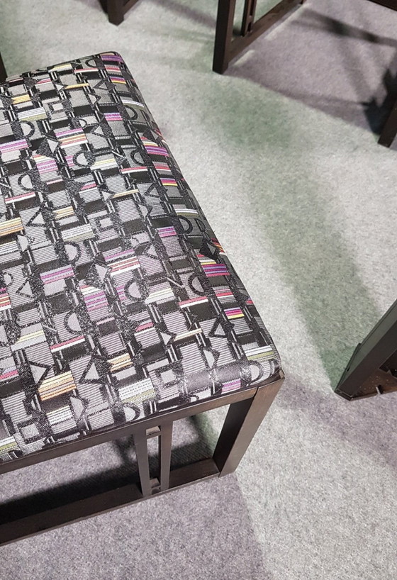 Image 1 of Seltene Essgarnitur, Galaxy Tisch und Stühle, mit exklusiver Polsterung, entworfen von Umberto Asnago - Giorgetti. 1980S