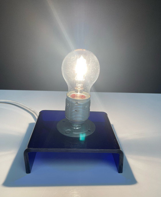 Image 1 of Vitrinenpyramide aus Plexiglas