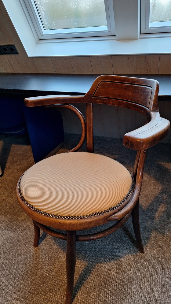 Image 1 of 1 Stuhl mit Handläufen von Jacob und Josef Kohn Österreich.