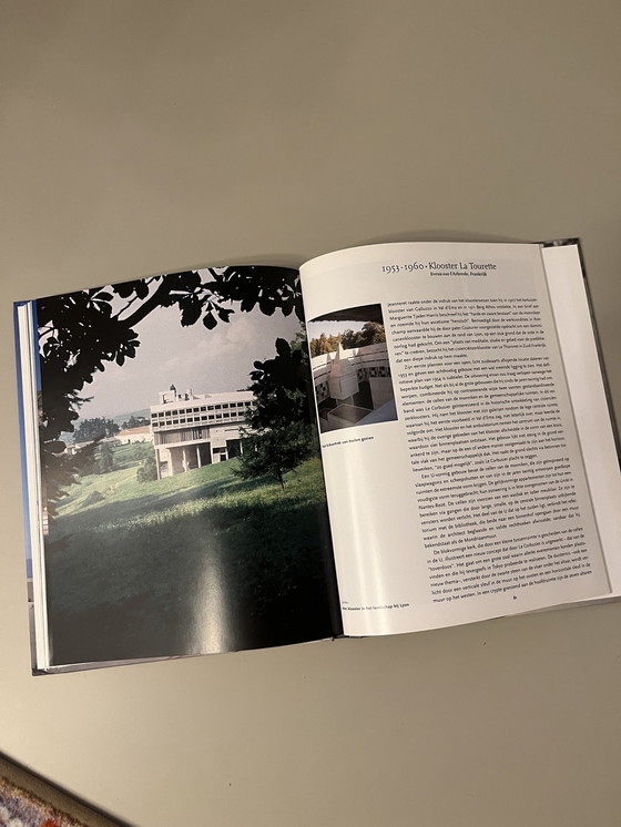 Image 1 of Taschen Le Corbusier -Buch