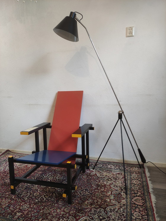 Image 1 of Frühe Ausgabe Gerrit Rietveld 635 roter und blauer Stuhl