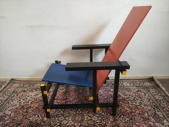 Image 1 of Frühe Ausgabe Gerrit Rietveld 635 roter und blauer Stuhl