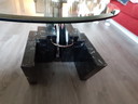 Couchtisch mit Glasplatte und Marmorsockel
