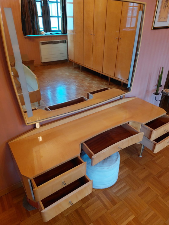 Image 1 of Vintage Schminktisch