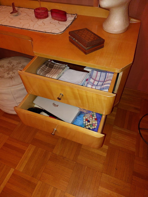 Image 1 of Vintage Schminktisch