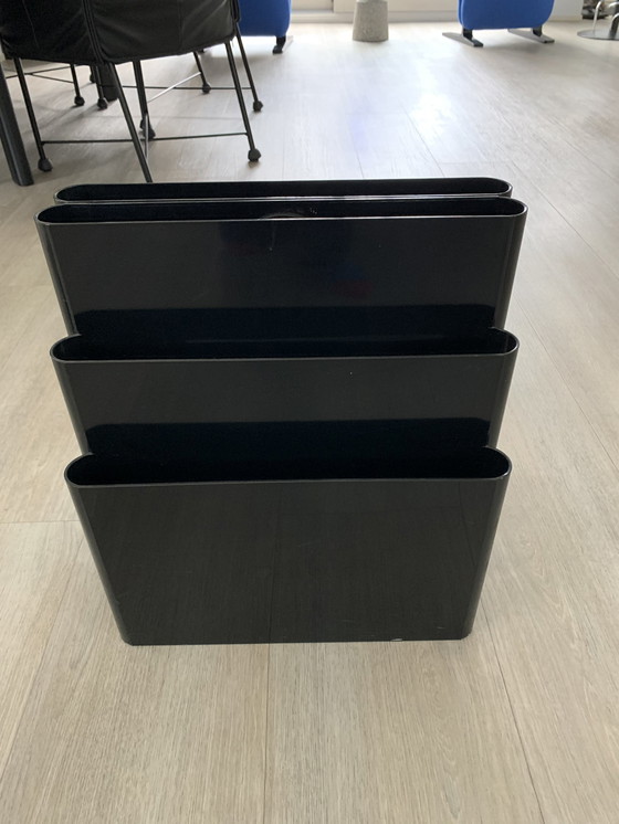 Image 1 of Moderner Zeitschriftenständer