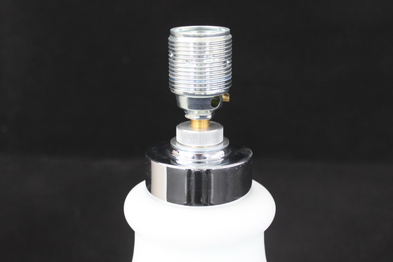 Image 1 of As new, Glashütte Limburg Tischleuchte / Tischlampe von Heinz Josef Ohm , IF Award 1972, weißes Opalglas,1 of 2