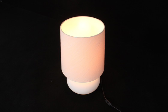 Image 1 of As new, Glashütte Limburg Tischleuchte / Tischlampe von Heinz Josef Ohm , IF Award 1972, weißes Opalglas,1 of 2