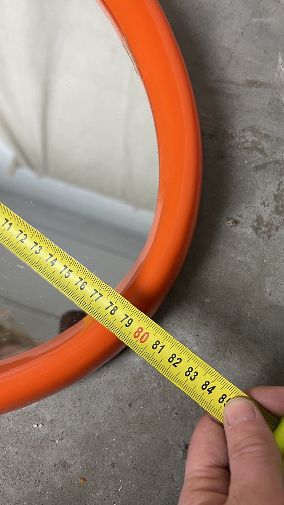 Image 1 of Grafischer orangefarbener ovaler Spiegel aus dem Weltraumzeitalter