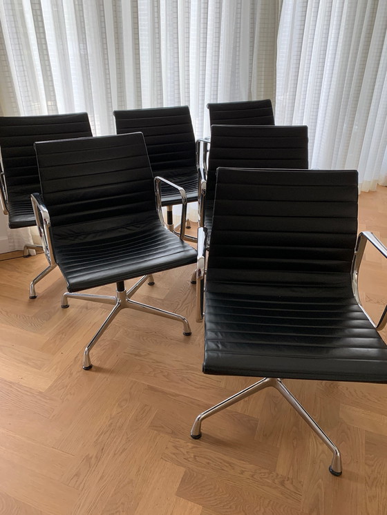 Image 1 of Vitra Eames 4x 107 und 2x 108