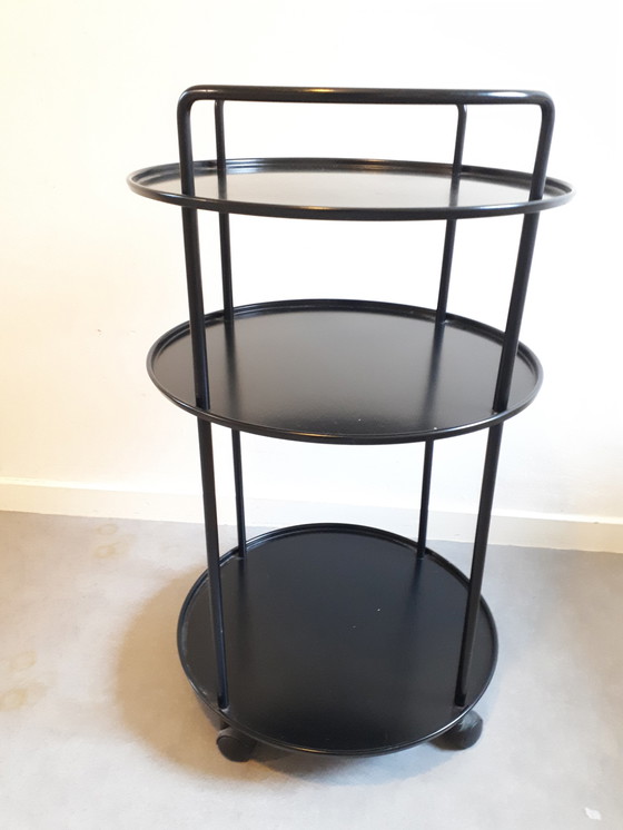 Image 1 of Beistelltisch aus schwarzem Metall im Stil der 80er Jahre