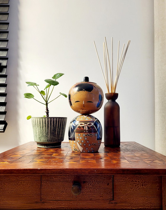Image 1 of Kokeshi-Puppe, japanische Holzstatue, handbemalt, Kimono, Japan