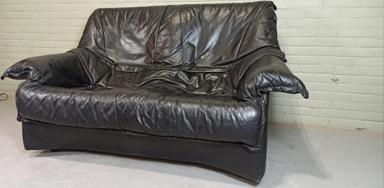 Image 1 of Vintage schwarze 2-Zits-Bank