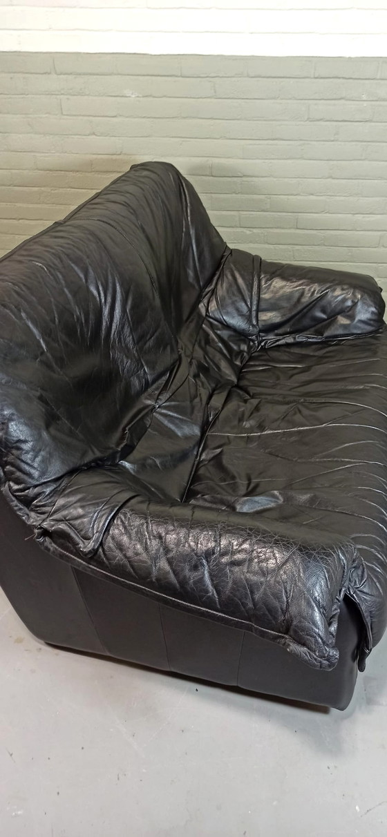 Image 1 of Vintage schwarze 2-Zits-Bank