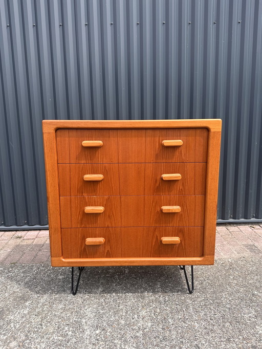 Vintage Kommode aus Teakholz mit Haarnadel