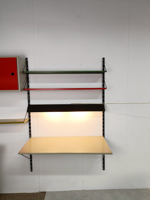 Pilastro von Tjerk Reijenga Wandeinheit