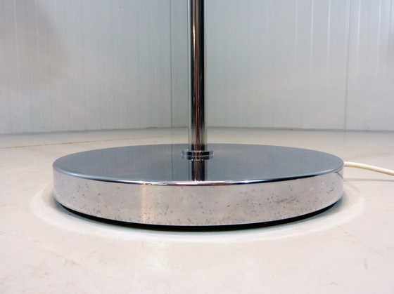 Image 1 of Italienische Stehlampe mit Glasschirm aus den 1960er Jahren