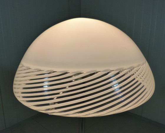 Image 1 of Italienische Stehlampe mit Glasschirm aus den 1960er Jahren