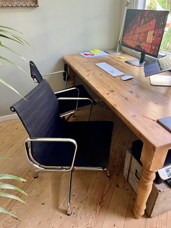 Image 1 of 2x Vitra EA108 Konferenzstühle