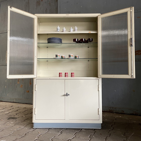 Image 1 of Deckers Medizinschrank