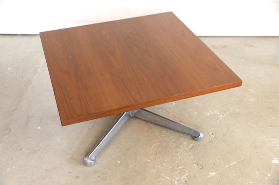 Image 1 of Osvaldo Borsani für Tecno Couchtisch