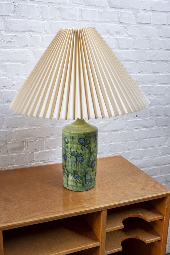Image 1 of Dänische Tischlampe aus Keramik mit gefaltetem Lampenschirm, Bangholm, 1960er Jahre