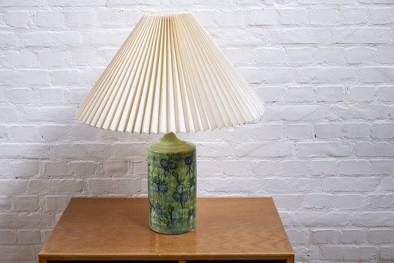 Image 1 of Dänische Tischlampe aus Keramik mit gefaltetem Lampenschirm, Bangholm, 1960er Jahre