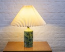 Dänische Tischlampe aus Keramik mit gefaltetem Lampenschirm, Bangholm, 1960er Jahre