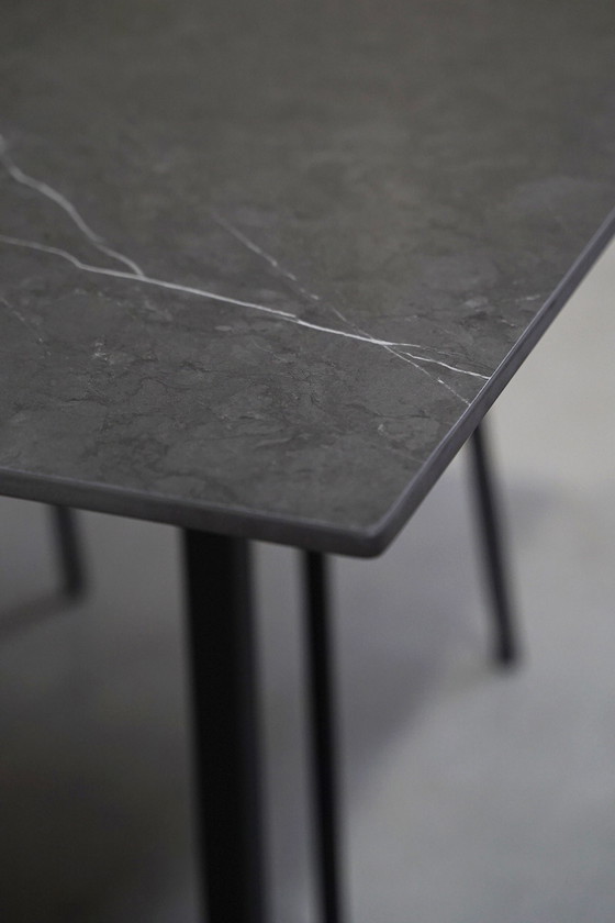 Image 1 of Keramischer Esstisch