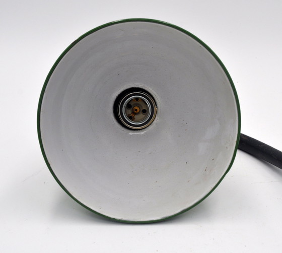 Image 1 of Grüne industrielle Werkstattlampe - Bauhaus -Stil (1930er Jahre)