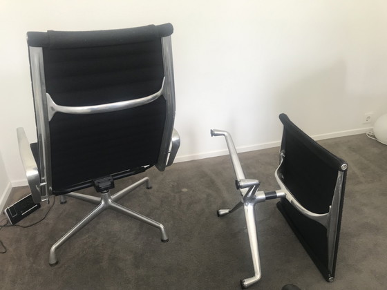 Image 1 of Vitra EAMES EA 124 Sessel EA 125 Fußhocker