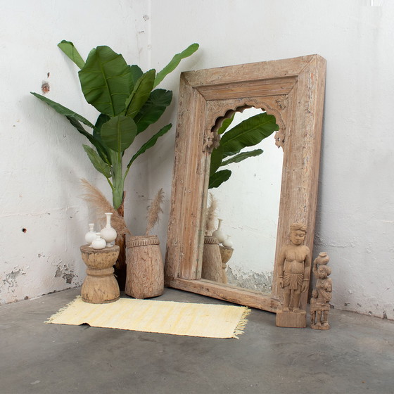 Image 1 of Aus Holz geschnitzter orientalischer Spiegel