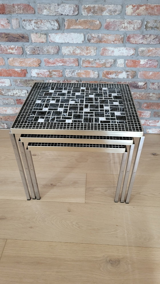 Image 1 of Wunderschönes Set aus 3 Vintage-Satztischen mit Mosaik